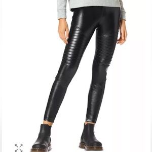 NWT DG2 Diane Gilman Faux Leather Front-Rib Moto Leggings w/Rear Stretch Ponte.